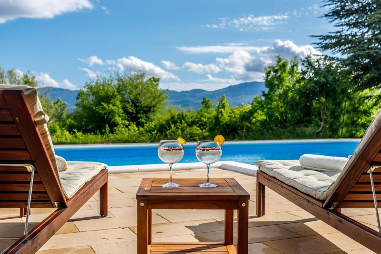 Casa Di Oliva-House With Heated Pool & Jacuzzi In Trilj, Croatia Vila Exterior foto