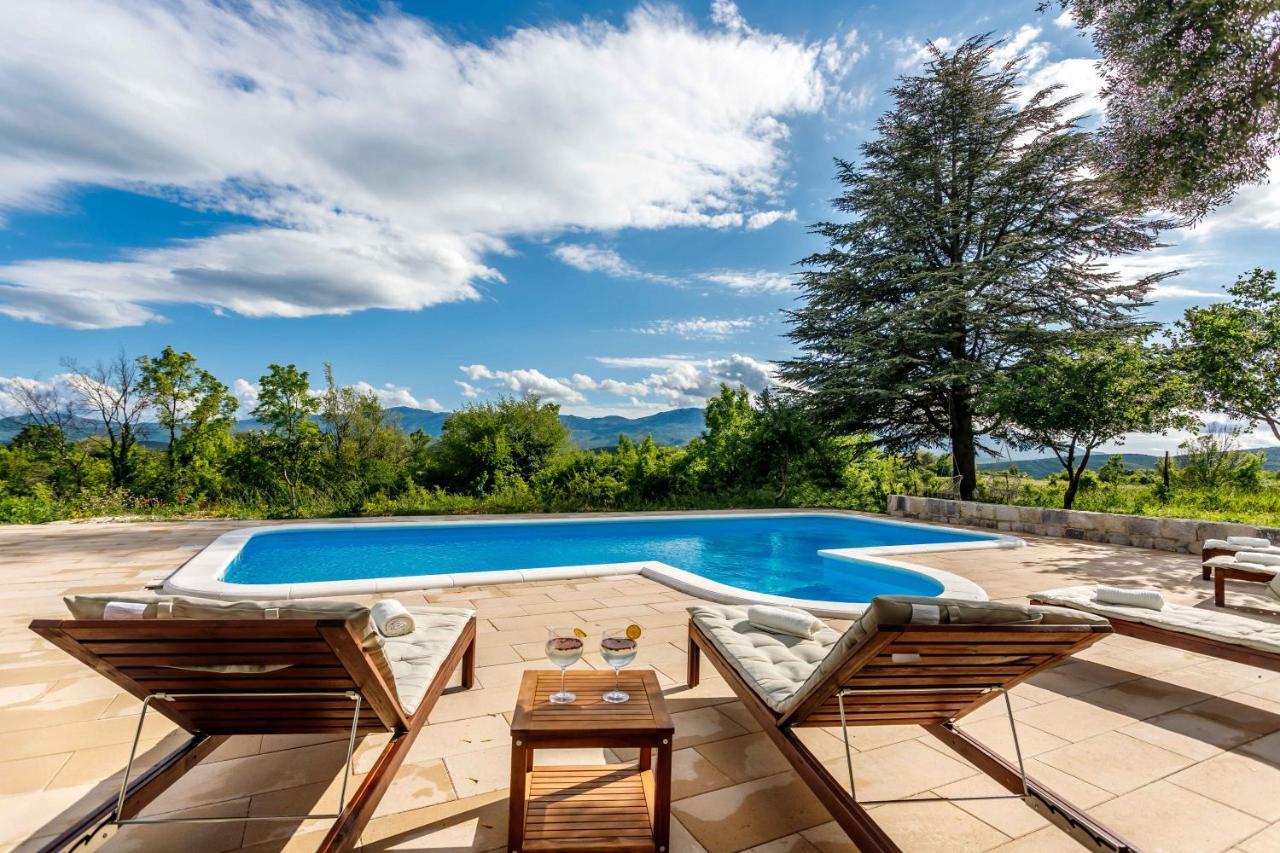 Casa Di Oliva-House With Heated Pool & Jacuzzi In Trilj, Croatia Vila Exterior foto