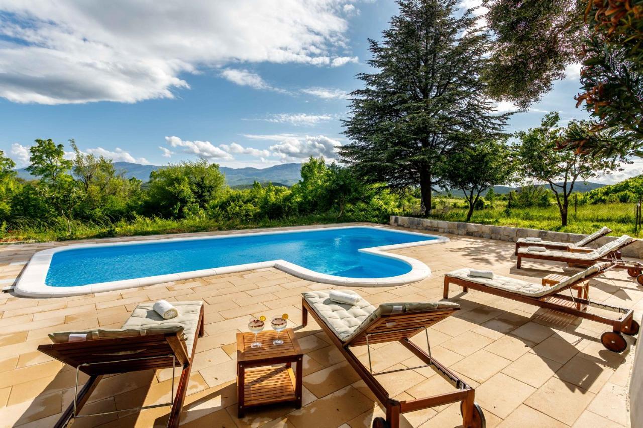 Casa Di Oliva-House With Heated Pool & Jacuzzi In Trilj, Croatia Vila Exterior foto